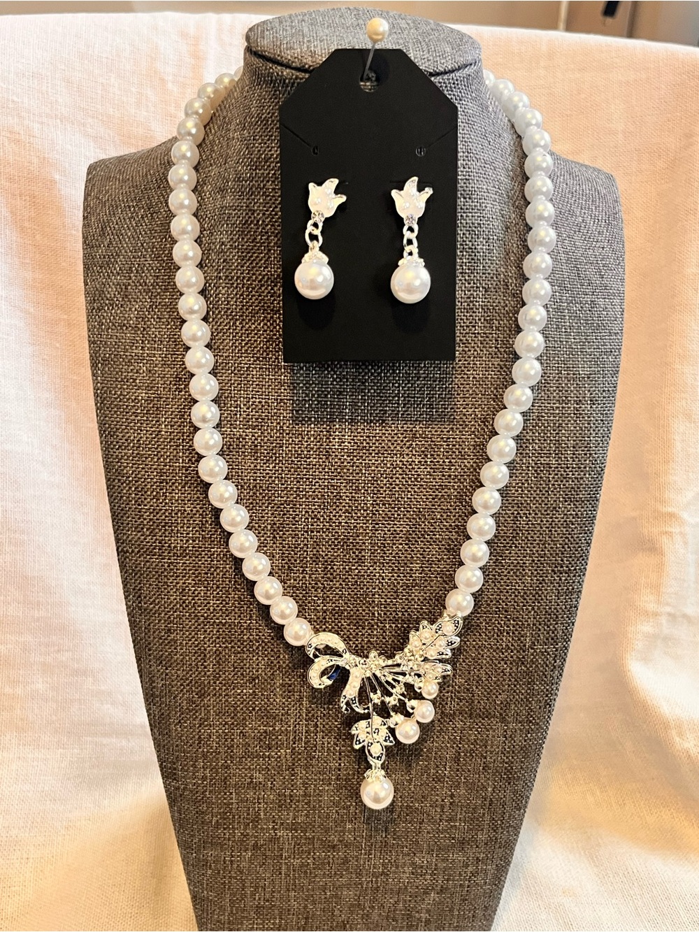 Gorgeous Pearl Drop Necklace and Earrings Set - White Faux Pearl Jewelry